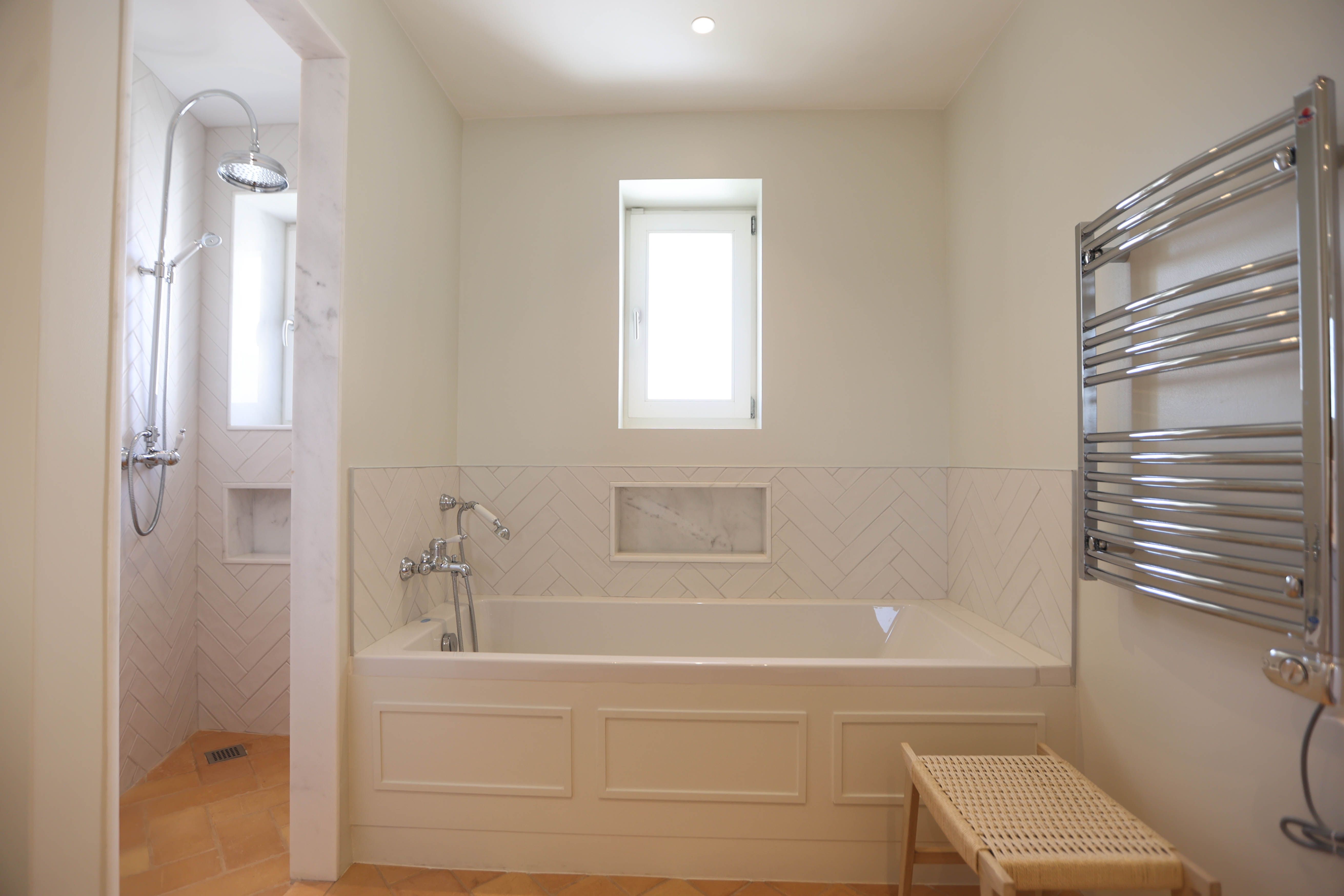 Master bathroom 2